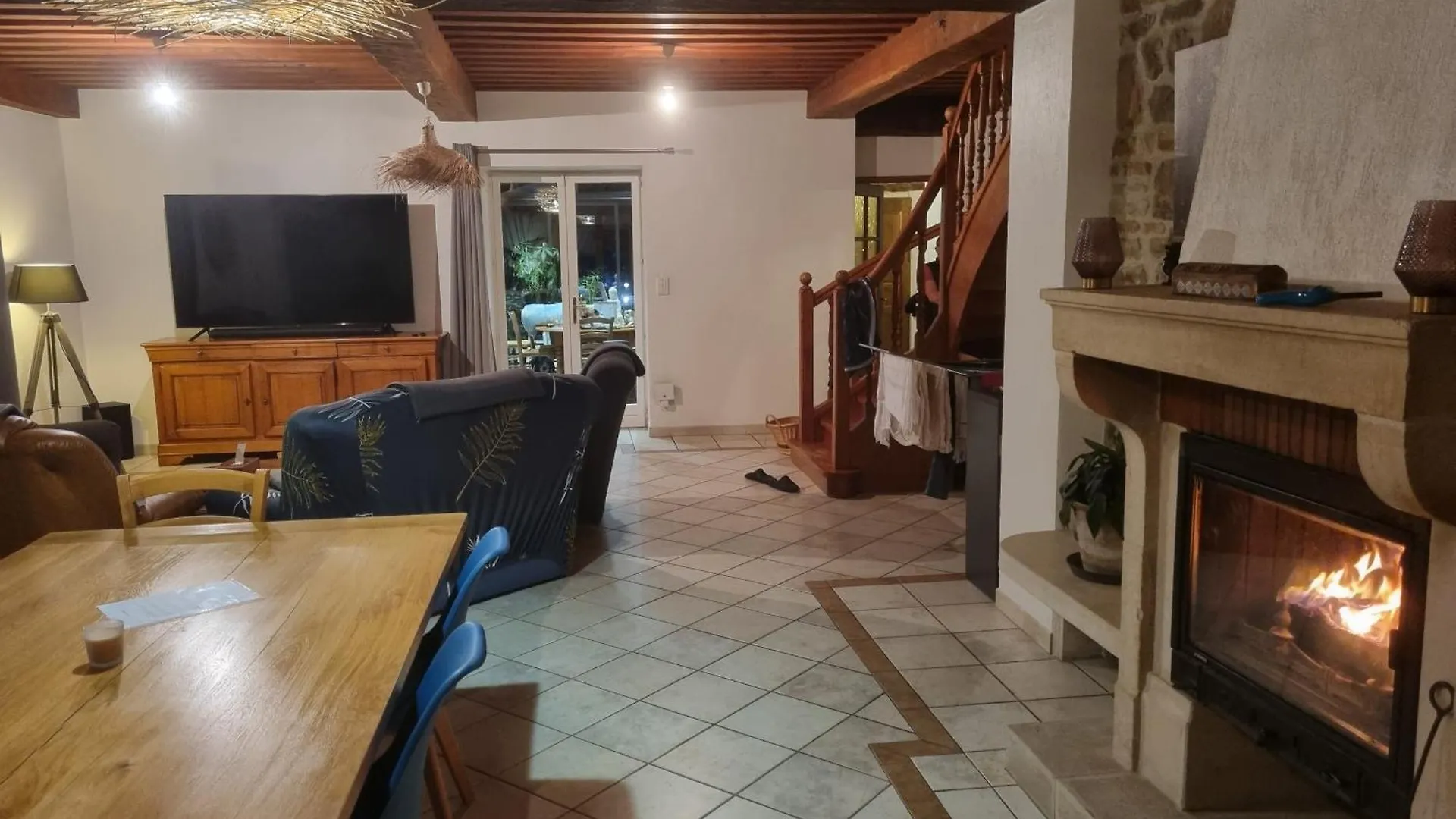 Summit Gite Ouroux Πανσιόν